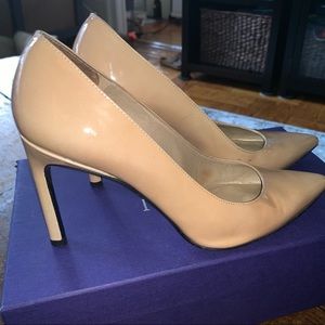 Stuart weitzman nude paten pumps